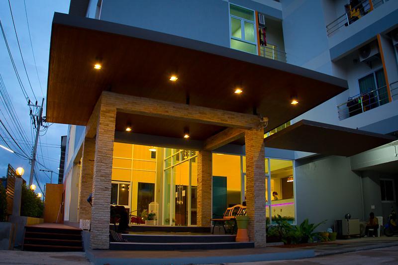 Centrino Hotel Surat Thani Buitenkant foto